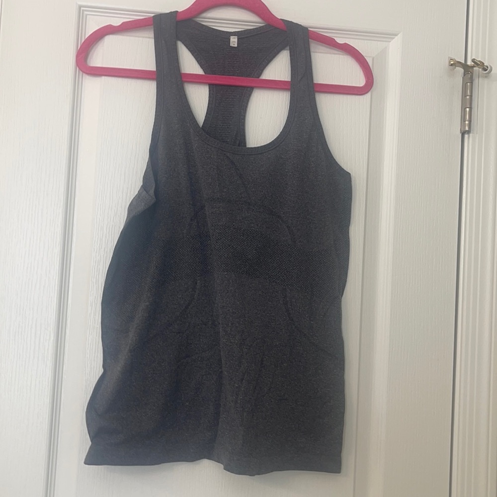 Lululemon tank 10